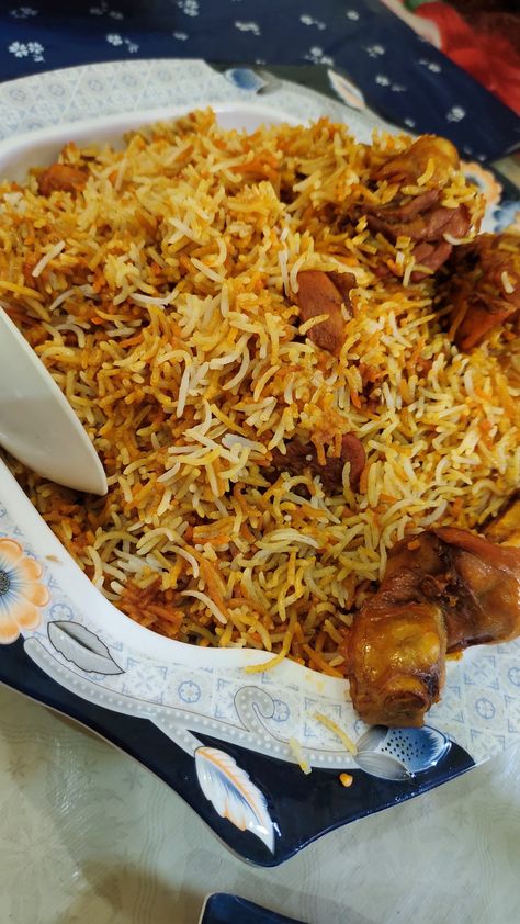 Biryani Snap, Food Captions, Chai Recipe, Food Gallery, Chinese Cooking Recipes, Delicacy Food, Biryani Recipe, Snap Food, Healthy Food Motivation