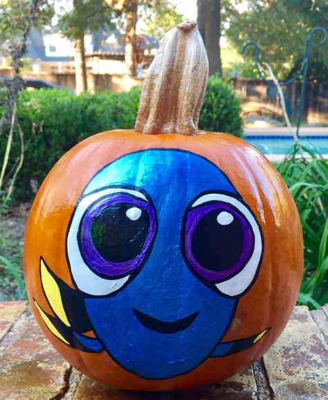 Follow My Pinterest: @vickileandro Disney Theme Pumpkin Painting, Unique Halloween Pumpkin Painting Ideas, Nemo Pumpkin Painting Ideas, Dory Pumpkin Painting, Cute Pumpkin Painting Ideas Disney, Painted Pumpkin Ideas Disney, Easy Pumpkin Painting Ideas Disney, Duo Pumpkin Painting Ideas, Character Pumpkin Painting