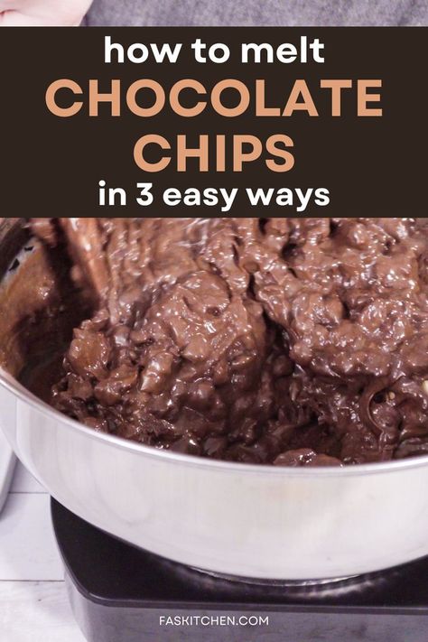 Three methods of melting chocolate chips demonstrated, highlighting easy and precise techniques. How To Melt Chocolate, Chocolate Melting, Baking Essentials, Melting Chocolate Chips, Delicious Treats, Culinary Skills, No Bake Cookies, Freshly Baked, Chocolate Chips