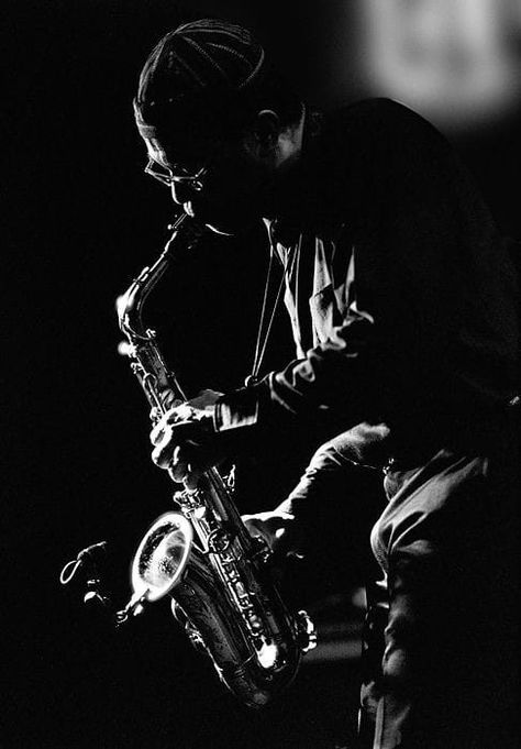 Jazz Musicians Photography, Saxophone Photoshoot, Saxophone Photography, Arte Jazz, Jazz Saxophonist, Jazz Saxophone, Musician Portraits, Musician Photography, Saxophones