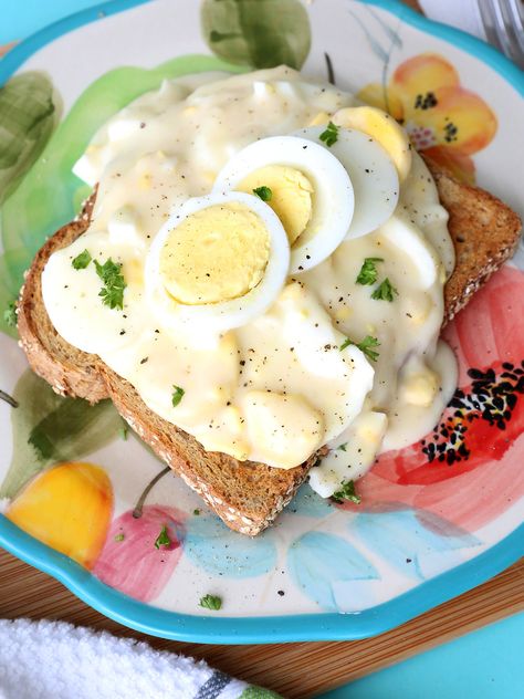 Creamed Hard Boiled Eggs on Toast - It's Always Autumn Boiled Eggs Ideas, Boiled Egg On Toast, Boiled Eggs On Toast, Creamed Eggs On Toast, Egg Gravy, Brunch Quiche, Eggs On Toast, Hard Boiled Egg Recipes, Egg Dishes