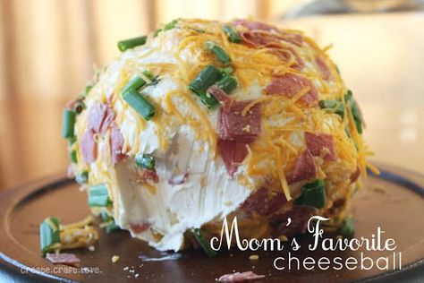 Buddig Beef, Cheeseball Recipe, Simple Appetizers, Recipes For Busy Moms, Ball Recipes, Cheese Ball Recipes, Recipes Appetizers And Snacks, Moms Favorite, Party Food Appetizers