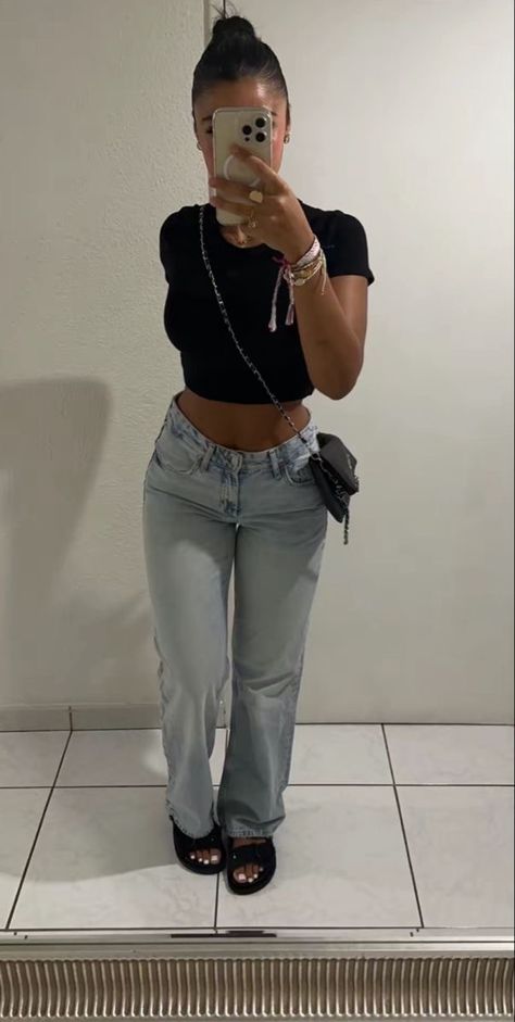 Steaight Leg Jeans, Straight Led Jeans, Cute Straight Leg Jean Outfits, Zara Straight Leg Jeans Outfits, Straight Leg Jeans Outfits Aesthetic, Outfit Ideas Straight Jeans, Straight Leg Jeans Outfits Black Women, Zara Outfit 2024 Summer, Ootd Jean Bleu