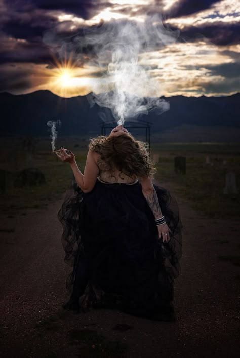 girl smoking in graveyard in Colorado. Colorado Rocky Mountains, Witch Photos, Bouidor Photography, Western Photography, Halloween Photography, Halloween Photo, Creative Photoshoot Ideas, Halloween Photoshoot, Outdoor Photoshoot