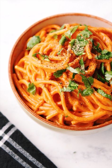 Roasted Red Pepper Pasta {vegan, gluten free} – Gina Burgess Nutrition Red Capsicum Recipes, Capsicum Pasta, Capsicum Recipes, Roasted Red Pepper Pasta, Red Pepper Pasta, Udon Noodle, Pepper Pasta, Paleo Lunch, Roasted Red Pepper