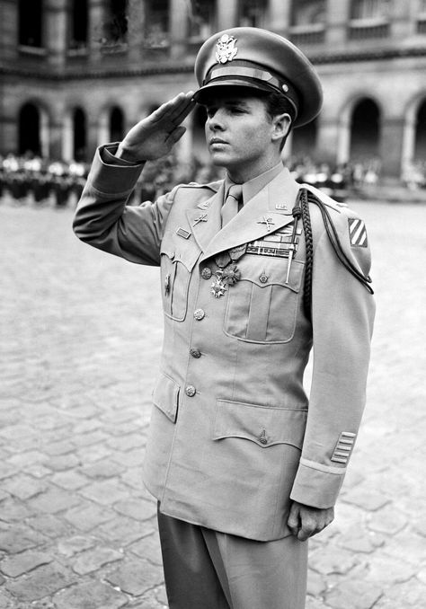 Fans remember Audie Murphy as ‘what everybody ought to be’ | Local News | santafenewmexican.com Famous Veterans, Audie Murphy, American Military History, National Heroes, Medal Of Honor, Military Heroes, American Soldiers, American Patriot, American Heroes