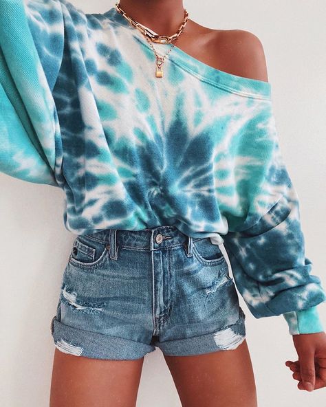 Tie Dye Inspiration, Dye Inspiration, Fashion Inspo Summer, Tie Day, Tie Dye Ideas, Style Désinvolte Chic, Diy Tie Dye, Ootd Women, Basic Blouses