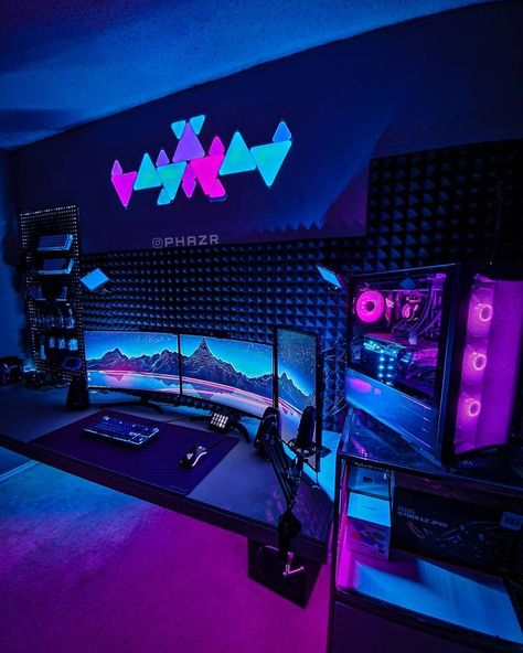 Blue and Purple PC Setup Games Room Inspiration, Small Game Rooms, Purple Games, Gaming Desk Setup, Best Gaming Setup, Setup Gamer, Computer Gaming Room, Gamer Setup, Pc Gaming Setup