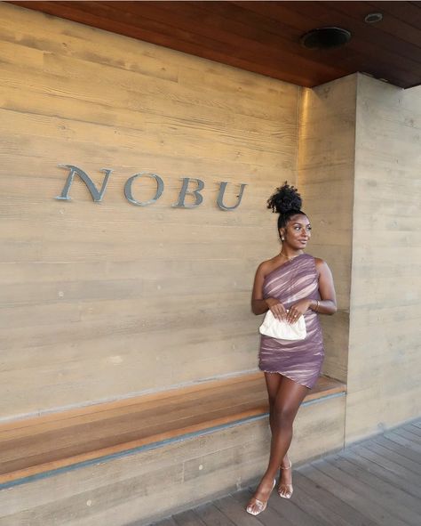 Shaneice Crystal, She Remembered Who She Was, Nobu Malibu, Poses Instagram, Selfie Poses Instagram, Game Change, Selfie Poses, Brown Skin, Girls Night Out