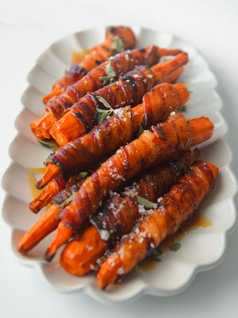 Hot Honey Bacon Wrapped Carrots Bacon Wrapped Carrots With Maple Glaze, Bacon Wrapped Carrots, Hot Honey Bacon, Thanksgiving Carrots, Christmas Carrots, Shawarma Recipes, Bacon Carrots, Filled Croissants, Honey Bacon