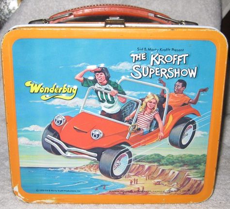 The one I had Metal Lunchboxes, Retro Lunch Boxes, Girl Lunch, Tin Lunch Boxes, Vintage Lunch Boxes, Hot Lunch, Vintage Lunch, Lunch Hour, Cool Lunch Boxes