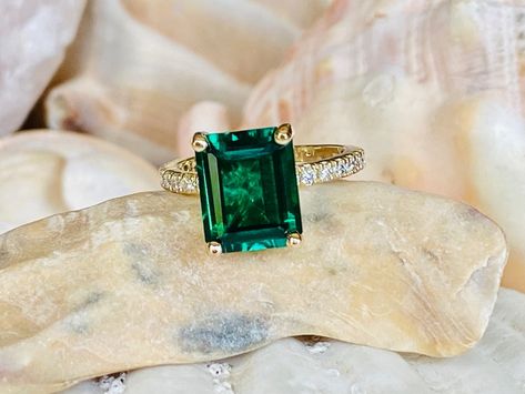 Colored Stone Engagement Rings, Original Engagement Rings, Ring Emerald Cut, Emerald Wedding Rings, Multi Gemstone Ring, Emerald Gem, Colored Engagement Rings, Lab Created Emerald, Emerald Engagement Ring Cut