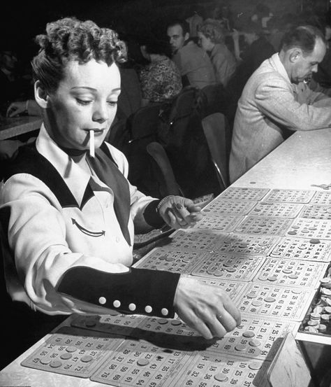 1940s vintage image of a woman in westernwear and a 1940s hairstyle Playing bingo at Golden Nugget, February 1947 - Photo by Jon Brenneis. ==>> See more vintage photos from Las Vegas in the 1940s, 1950s & 1960s at the Vintage Inn Blog. Airplane Room, Bingo Night, Play 5, George Burns, 1940s Hairstyles, Las Vegas Photos, Golden Nugget, London Photographer, Adored Vintage