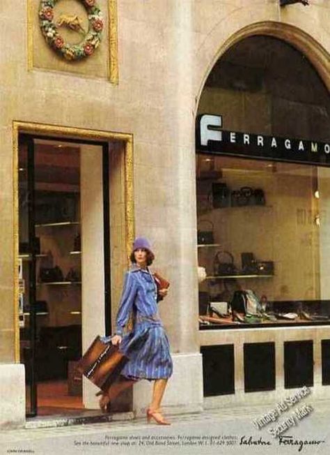 Ferragamo accessories advertisement, London, 1975. Fashion Ads, Bally Shoes, Cruise Collection, Ferragamo Shoes, Business Photos, Club Style, Sewing Art, Fur Fashion, Fashion Logo