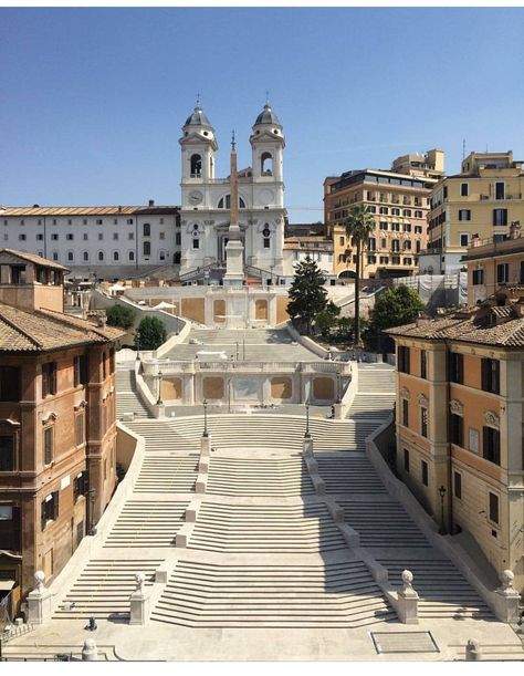 Rome Spanish Steps, Architecture Baroque, Spanish Steps, Roma Italy, Italy Map, Lake Como, Beautiful Places To Visit, Rome Italy, Favorite City