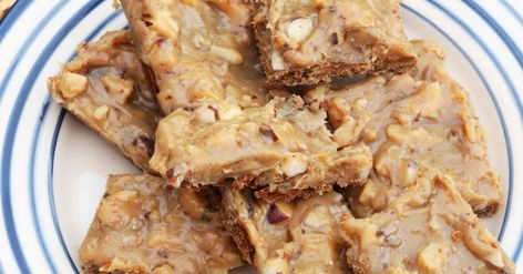 Chewy Nutty Squirrel Bars – 12 Tomatoes Baking Chips, 12 Tomatoes Recipes, Toffee Bars, 12 Tomatoes, Candy Cookies, Chocolate Almonds, Sweet And Salty, Candy Recipes, Dessert Bars