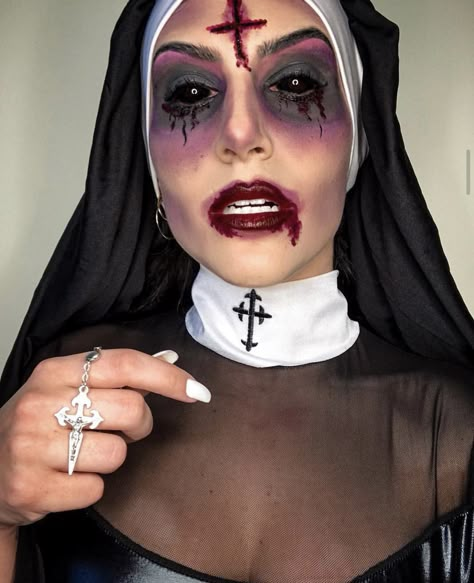 Halloween Priest Costume, Demon Nun Makeup, Creepy Nun Makeup, Scary Priest, Nun Makeup Halloween, Scary Nun Makeup, Scary Nun Costume, Exorcist Makeup, Wound Makeup