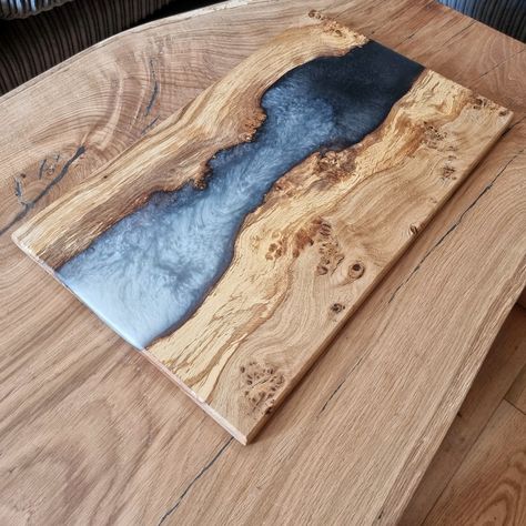 Wood and black and white resin chopping board Resin Wood Chopping Board, Resin Chopping Board, Resin And Wood Diy, Wood Chopping Board, Epoxy Wood Table, Wood Resin Table, Wooden Chopping Boards, Epoxy Resin Wood, Wood Joints