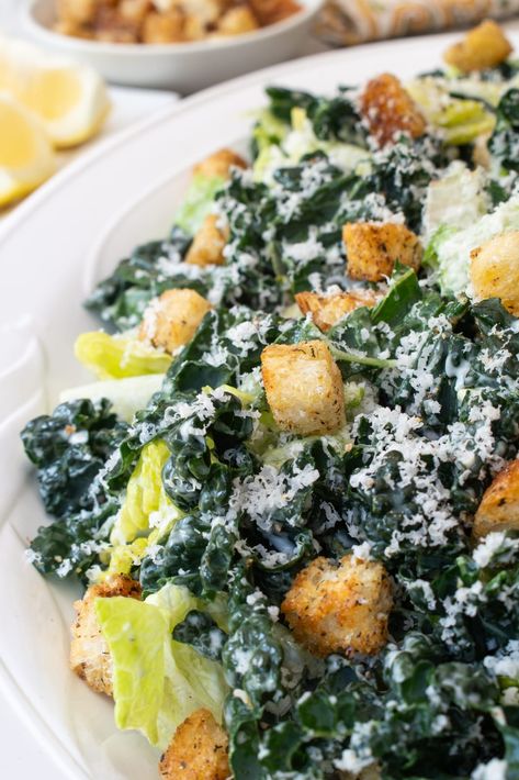 Cooking Kale, Crunchy Garlic, Recipe For Lunch, Chopped Kale, Kale Caesar, How To Cook Kale, Kale Caesar Salad, Kale Salad Recipes, Caesar Salad Recipe