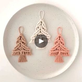 Christmas Tree Ornaments Macrame, Mini Macrame Christmas Ornaments, Macrame Christmas Tree Ornaments Tutorial, Mini Macrame Christmas Tree, Christmas Ornament Macrame, Easy Macrame Christmas Ornaments, Macrame Christmas Ornaments Diy, Macrame Ornaments Diy, Macrame Ornaments Christmas