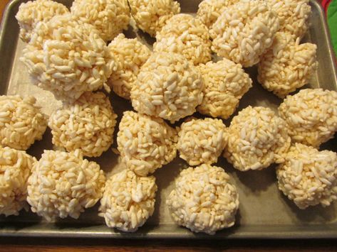 Puffed Rice Balls Recipe, Puffed Rice Recipes, Rice Cookies, Rice Rolls, Snack Mixes, Puffed Rice, Holiday Snacks, Amish Recipes, Pennsylvania Dutch