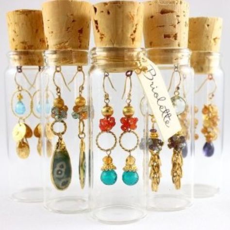 Diy Jewelry Display, Craft Show Displays, Dreamcatchers, E Card, Diy Schmuck, Bath Bomb, Jewelry Packaging, Cool Diy, Handmade Home