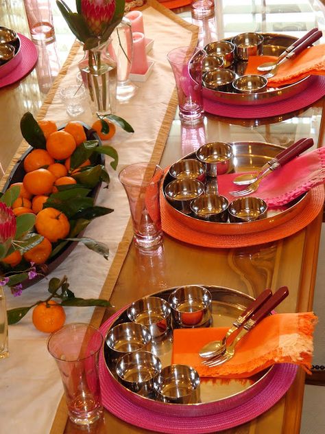 Wedding Food Table, Wedding Table Themes, Indian Table, Indian Dinner, Indian Theme, Wedding Reception Table Decorations, Dinner Host, Reception Food, Wedding Reception Food