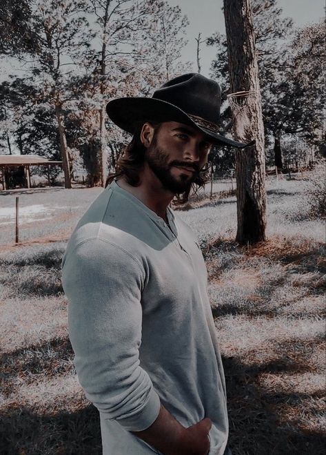 Montana Mens Style, Rhett Eaton Flawless, Rhett Eaton Aesthetic, Beau Eaton Elsie Silver, Country Aesthetic Men, Flawless Elsie Silver Rhett Eaton, Flawless Rhett, Southern Man Aesthetic, Long Haired Cowboy