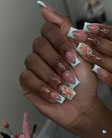 Nails With Hibiscus Flower Design, Vacation Flower Nails, Tropical Duck Nails, Summer Nails Square Medium, Short Baddie Nails Acrylic, Carribean Cruise Nail Ideas, Tropical Nails Short, Puerto Rico Nails Designs, Blue Hawaiian Nails