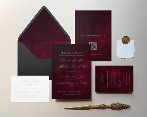 This maroon, dark red watercolor wedding invitation suite is a printable instant download that you can purchase, edit, and print on your own with no waiting on a designer. The backside includes QR code capabilities. The size is 5x7 inches (main card front and back) and 3.5x5 inches (details and rsvp cards) and comes with the coordinating liner in the A7 euro and square flap shapes.  You must access your envelope liners from your "Purchases" page on Etsy. These will not be present on Templett.com Black And Red Wedding Invitations, Gothic Winter Wedding, Burgundy Fall Wedding, Dark Wedding Invitations, Dark Red Wedding, Moody Wedding Invitations, Watercolor Wedding Invitation Suite, Original Wedding Invitations, Dark Romantic Wedding