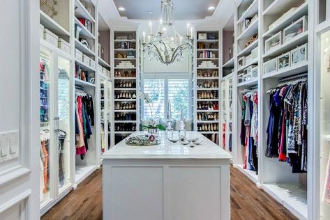 Closet With Vanity, Small Master Closet, Master Closet Design, Master Closet Organization, Closet Island, Walking Closet, Dream Closet Design, Walk In Closet Design, Beautiful Closets