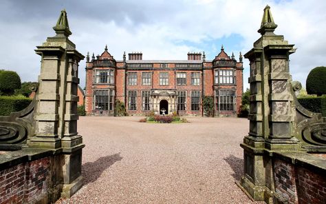 Inside Arley Hall, the stately home where Peaky Blinders was filmed Arley Hall, Classic Interior Design Luxury, Victorian Country House, Lyme Park, Gathering Storm, Noir Aesthetic, Cillian Murphy Peaky Blinders, English Manor Houses, Victorian Buildings