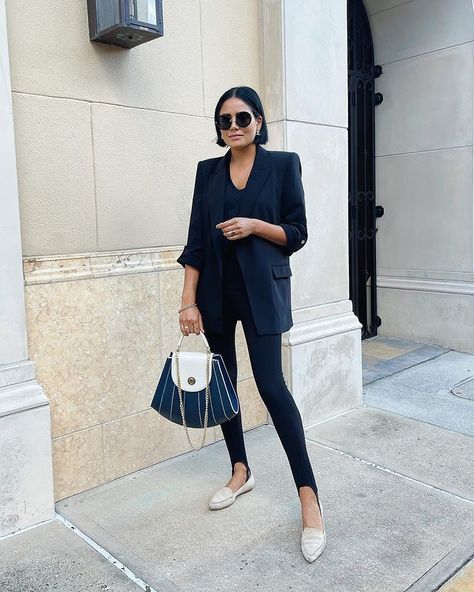 Alpa | on Instagram: “Making a statement with my @tomoli.official bag - YES or NO for this look?” What To Wear With Loafers, Classy Everyday Outfits, Outfits With Loafers, Alpa Rama, How To Style Loafers, Loafer Outfits, Types Of Trousers, Athleisure Chic, Black Blazer Outfit