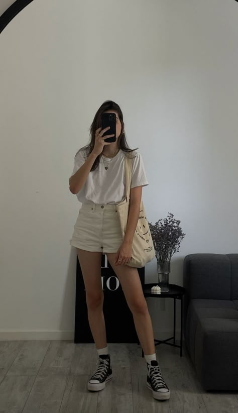 All Star Outfit Summer, Black Converse Outfit Summer, Western Outfits Aesthetic, Converse All Star Outfit, Cdg Outfit, Hk Outfit, Stargirl Style, All Star Outfit, Converse Outfit Summer