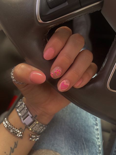 Hairstylist Nails, Short French Tip, Short French Tip Nails, Wave Nails, Uñas Ideas, March Nails, Spring Nail Ideas, Short French, Builder Gel Nails