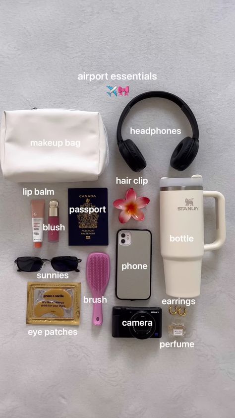 Airport Essentials, Summer Bag Essentials, Road Trip Kit, Airplane Travel Essentials, Everyday Bag Essentials, School Bag Essentials, Backpack Essentials, Travel Bag Essentials, Inside My Bag