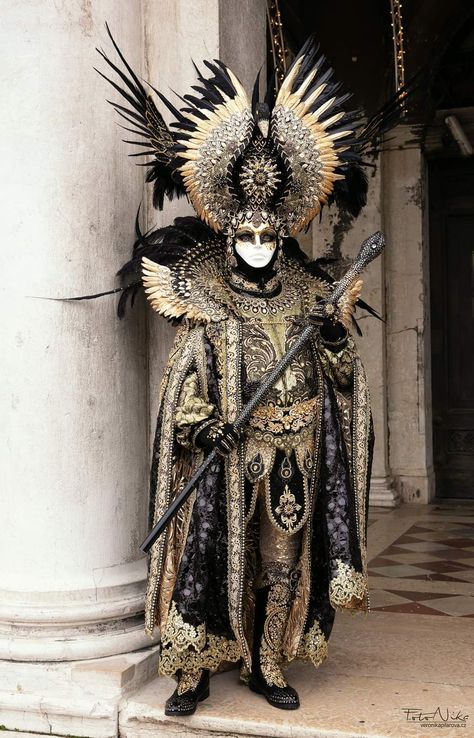 French Masquerade, Venetian Jester, Venetian Fashion, Feathered Mask, Venetian Costumes, Masquerade Outfit, Venice Carnival Costumes, Venice Mask, Venetian Carnival