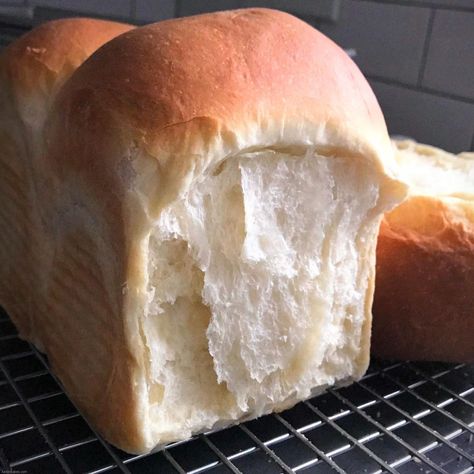 Soft & Delicious Sandwich Milk Bread (Pullman Loaves) - AeslinBakes Soft Milk Bread, Pullman Bread, Pullman Loaf Pan, Milk Bread Recipe, Japanese Milk Bread, Sandwich Loaf, Hoagie Rolls, Milk Bread, Hamburger Buns