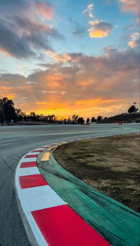 Formula 1 Cars Aesthetic, F1 Circuits Wallpaper, Formula 1 Track Wallpaper, F1 Phone Wallpaper Aesthetic, Aesthetic F1 Pics, F1 Track Aesthetic, F1 Background Aesthetic, F1 Circuit Wallpaper, F1 Track Wallpaper