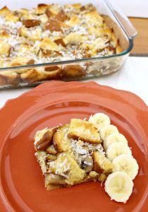 Hawaiian Overnight French Toast Casserole - Turn breakfast into an island getaway with this delicious French toast casserole that features banana and coconut! Hawaiian French Toast, Overnight French Toast Casserole, Hawaiian Bread, King Hawaiian Rolls, French Toast Bake Recipe, Make Ahead Breakfast Casserole, French Toast Casserole Overnight, Classic French Toast, Overnight Breakfast Casserole