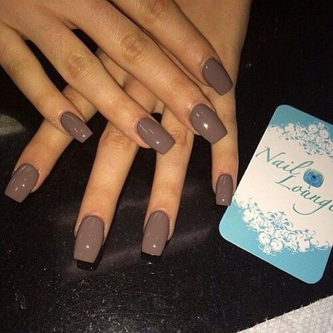 Brown Nails Dip, Brown Dip Powder Nails, Neutral Nail Art Designs, Gold Manicure, Fall Acrylic, Nails Dip, Natural Nail Art, Fun Nail Colors, Nail Color Trends