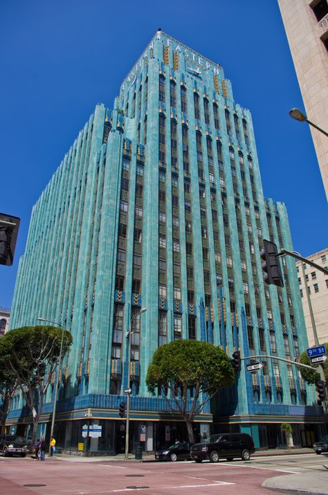 Eastern Columbia Building, Los Angeles, built 1930 Eastern Columbia Building, Diy Art Deco, Leaf Tile, Streamline Moderne, Los Angeles Art, Art Deco Buildings, Urban Architecture, Art Deco Architecture, Open Layout