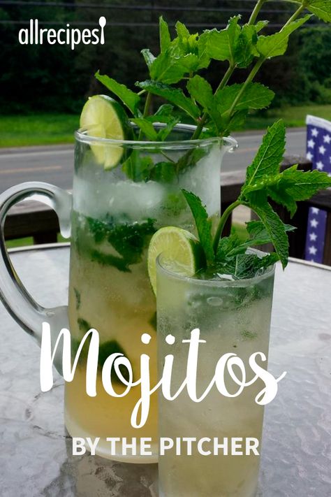 Pitcher Mojito Recipe, Pitcher Of Mojito Recipe, Mojitos By The Pitcher, Mojito Punch, Alcoholic Drinks Aesthetic, Mojito Recipe Pitcher, Mojito Pitcher, Mojito Recept, White Cranberry Juice