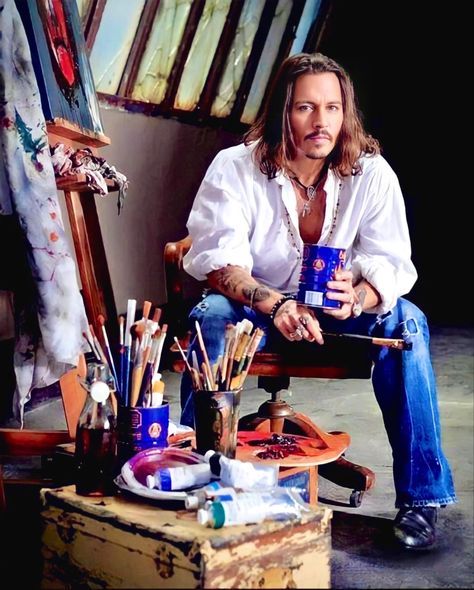 Johnny Depp Painting in his Studio Art Modern Artist painting acrylic oil paints creativity Johnny Depp amber beard Johnny depp movie star famous artist arts paints tutorial painting gallery museum studio Johnny Depp Painting, Johnny Depp Wife, Johnny Depp Images, جوني ديب, Juice Rapper, Doodle A, Johnny Depp Style, Johnny Depp Pictures, Johnny Depp Movies