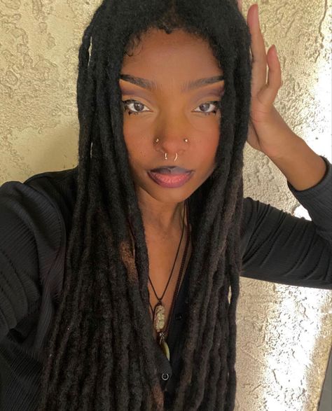 Dreads Female, Women With Locs, Black Oc, Body Modification Piercings, Face Piercings, Flowers Wallpapers, Cute Piercings, Punk Hair, Banana Tree