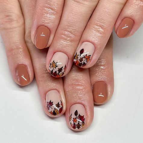 Square Acrylic Nails Designs Fall, Gel Polish Designs Short Nails, Short Almond Nails Designs Fall, Short Coffin Fall Nails, Almond Shaped Nails Designs Fall, Coffin Fall Nails Designs, Short Ballerina Nails Designs, Short Round Gel Nails, Red Short Almond Nails