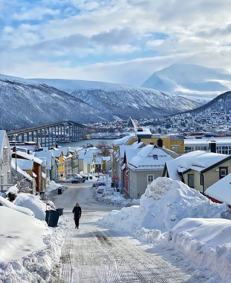 Mode Au Ski, Norway Winter, Tromso Norway, Scenic Nature, Lapland Finland, Winter And Christmas, Christmas Scenery, Bergen Norway, Tromso