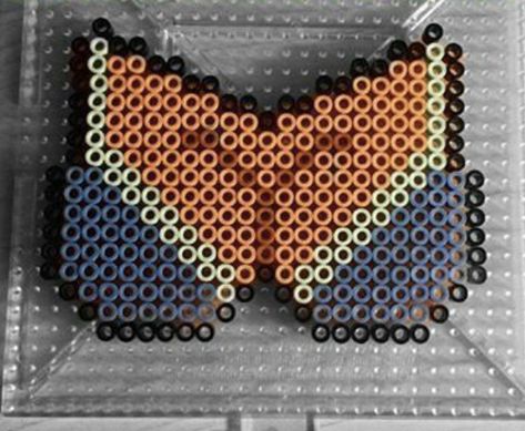 Cursed Perler Bead, Pochita Perler Beads, Lesbian Perler Bead Ideas, Melting Beads Ideas Aesthetic, Adult Perler Bead Patterns, Aesthetic Perler Beads Ideas, Aesthetic Perler Beads, Trippy Perler Bead Patterns, Rave Perler Pattern