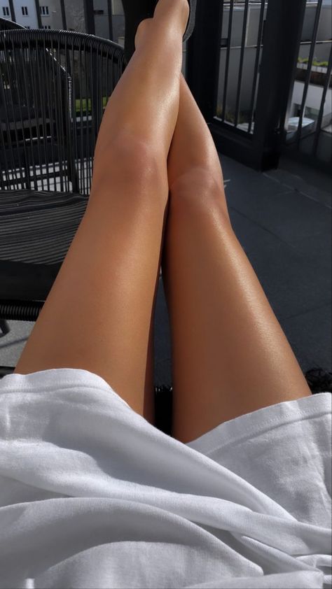 Slim Legs Reference, Leg Claim, Smooth Legs Aesthetic, Legs Aesthetic, Hogwarts University, Beauty Procedures, Marvel Dr, Model Legs, Lean Legs