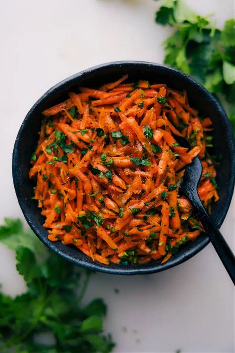 Harissa Vinaigrette, Slaw For Tacos, Moroccan Carrot, Moroccan Carrot Salad, Light Side Dishes, Moroccan Carrots, Gf Food, Light Appetizers, Vinaigrette Recipe